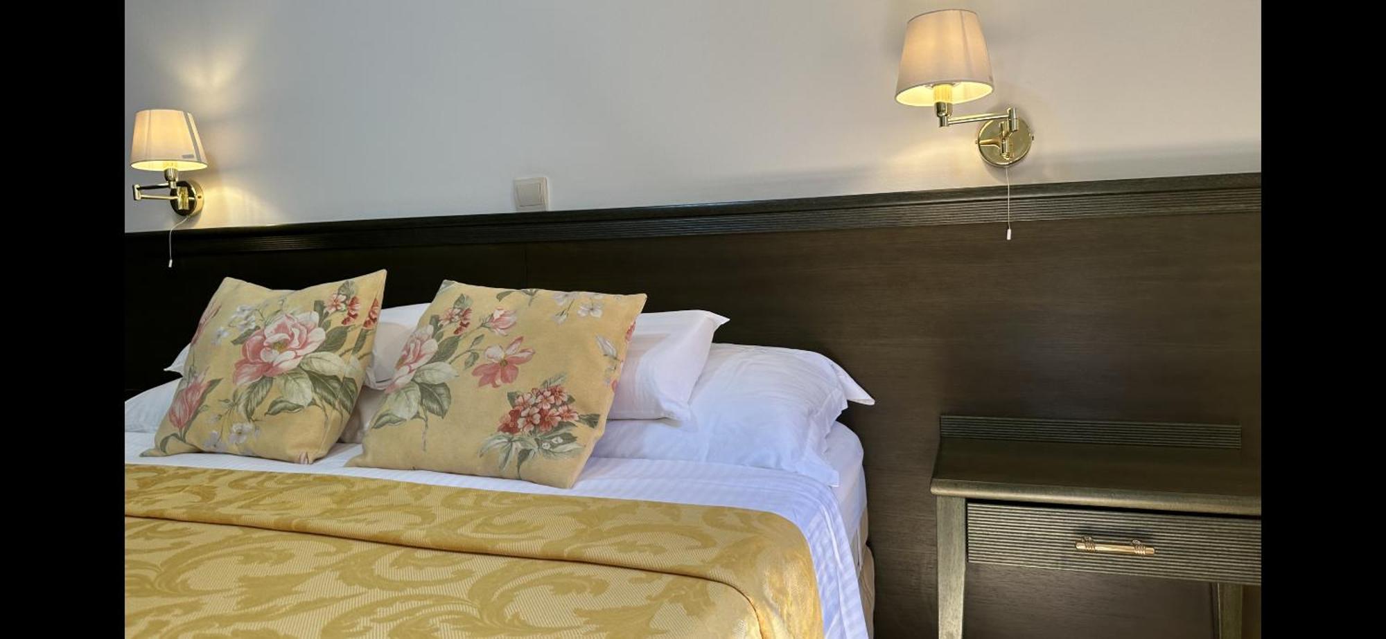 Charming Apartment With A Terrace Kotor Bagian luar foto